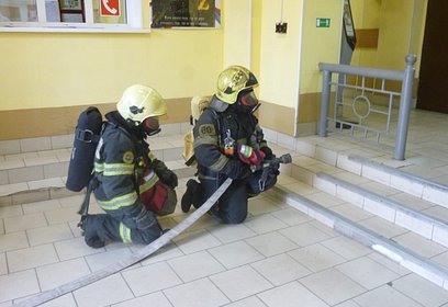 Работники ГКУ МО «Мособлпожспас» провели пожарно-тактическое занятие в воинской части