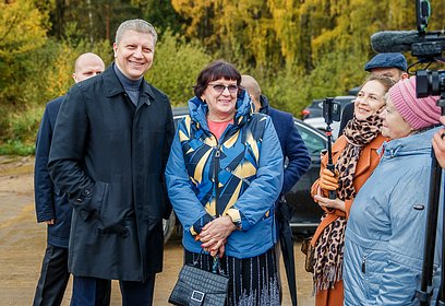Андрей Иванов вместе с жителями Звенигорода проверил ход благоустройства парка в микрорайоне Супонево