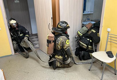 Работники ГКУ МО «Мособлпожспас» провели тренировку по эвакуации при пожаре в учреждении соцобслуживания Одинцовского округа