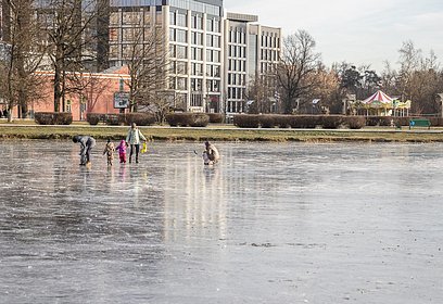 Жителей и гостей Одинцовского округа предупредили об опасности выхода на лёд