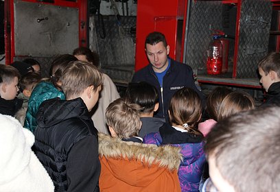 Ученики Одинцовской гимназии № 13 побывали с экскурсией в гостях у пожарных