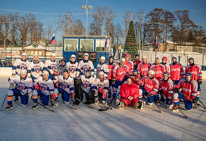 Хоккейный матч в формате «Русской классики» прошел на стадионе «Спартак» в Звенигороде