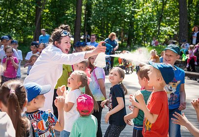 Красочные шоу в рамках мероприятия «Ярко в парках!» пройдут в парке «Раздолье» и Городском парке Звенигорода 25 мая