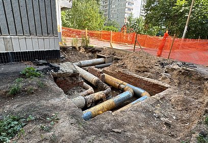 Работы по ремонту теплотрассы около дома № 14 на улице Маршала Крылова выполнены на 60%