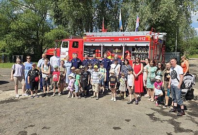 Экскурсию по пожарной части провели для жителей Одинцовского округа