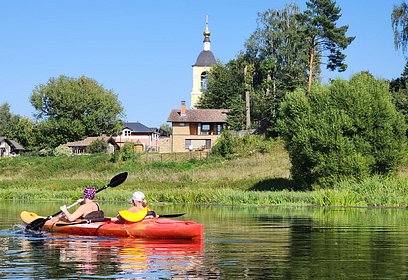 Бесплатную водную прогулку по Москве-реке для многодетных семей устроили в Звенигороде