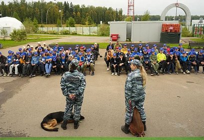 В Одинцовском округе полицейские провели тематическое мероприятие для воспитанников детского военно-патриотического лагеря