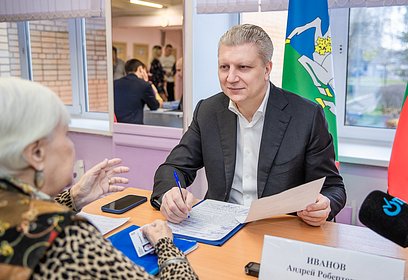 Глава Одинцовского округа провел личный прием в Голицынской средней школе № 2