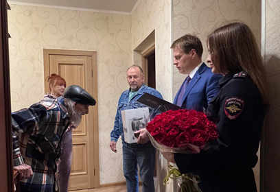 Полицейские в Одинцово поздравили ветерана Великой Отечественной войны со 102-летием