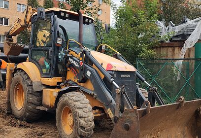 Реконструкцию теплосетей проводят на Нахабинском шоссе в Звенигороде