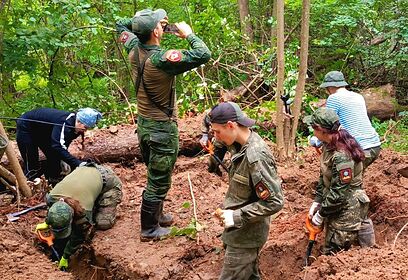 Сводная поисковая группа Одинцовского округа извлекла останки двух красноармейцев около села Михайловское