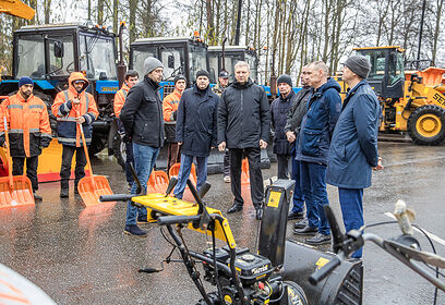 Андрей Иванов провёл плановый смотр спецтехники перед зимним периодом в Звенигороде