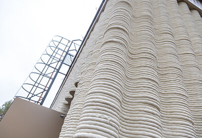 В поселке Дубки Одинцовского округа завершают благоустройство вокруг нового здравпункта