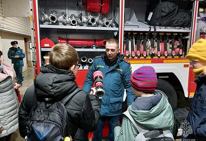 В пожарно-спасательной части № 3 провели экскурсию для одинцовских школьников