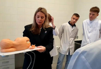 В Учебном симуляционном центре Одинцовской областной больницы прошла экскурсия для студентов медицинского колледжа