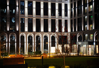 Художественной подсветкой украсили ЖК Skolkovo One