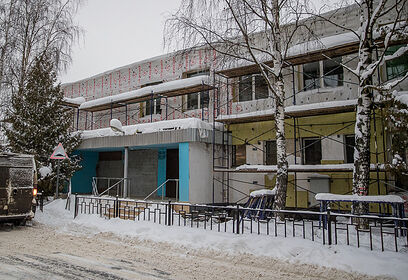 Утепление фасадов завершается в ремонтируемом здании спортивной школы «Старый городок»