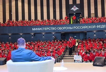 Ветеран СВО Кирилл Моисеенко встретился с курсантами «Авангарда»