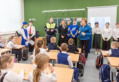 Одинцовские школьники повторили правила дорожного движения вместе с автоинспекторами и ЮИДовцами