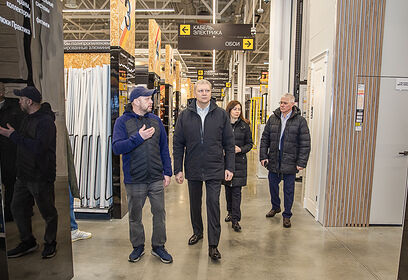 Новый строительный торговый центр «Петрович» в деревне Сетунь Малая осмотрел Андрей Иванов