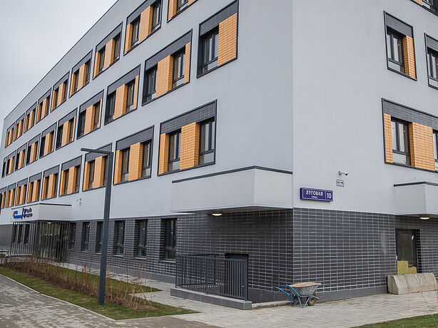 Андрей Иванов проверил ход строительства новой поликлиники в рабочем посёлке Заречье