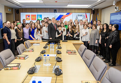 Андрей Иванов вручил первые паспорта 19 юным жителям Одинцовского округа