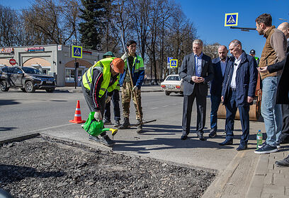 Выполнение ямочного ремонта в Звенигороде проверил Андрей Иванов