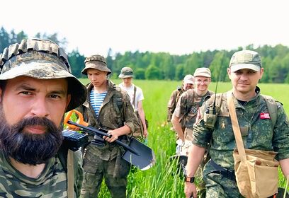 Одинцовские поисковики продолжают раскопки на месте падения самолёта в урочище Опарина Гора