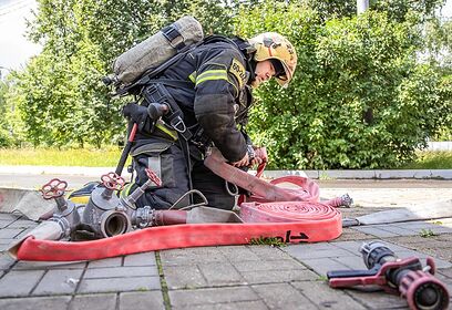 На улице Почтовой в Звенигороде ликвидировали открытое горение и локализовали пожар