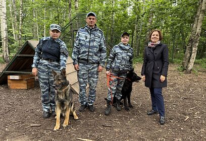 Представитель Общественного совета в Одинцово взяла интервью у сотрудников Кинологической службы