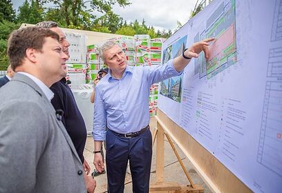 Андрей Иванов проинспектировал строительство детской поликлиники на 220 посещений в смену