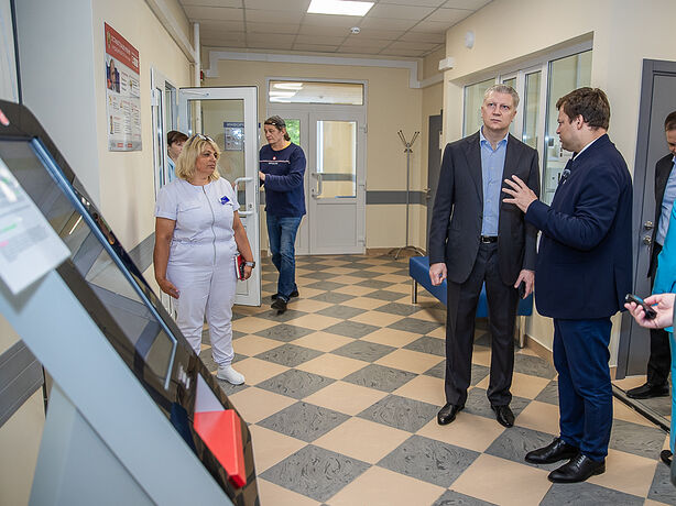 Качество ремонта Часцовской амбулатории проверил Андрей Иванов