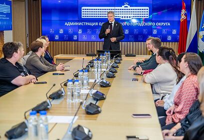 Андрей Иванов поздравил сотрудников комбината «Доброе кафе» с профессиональным праздником