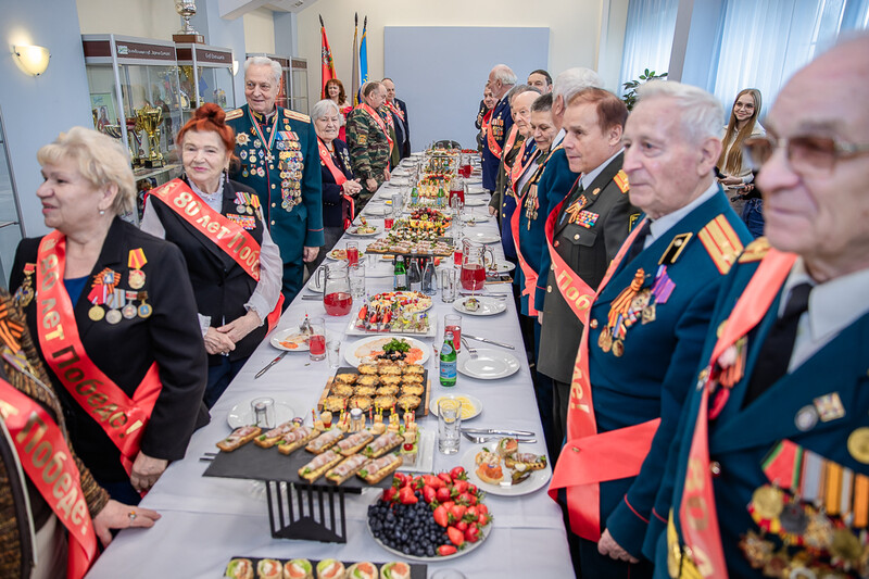 Праздничный концерт в честь 80-летия Великой Победы прошел в Волейбольном комплексе Одинцово