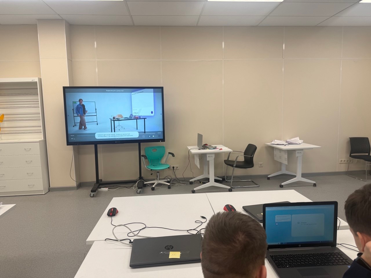 Эволюцию нейросетей и цифровую безопасность обсудили на «Уроке цифры» в Одинцовской гимназии № 14