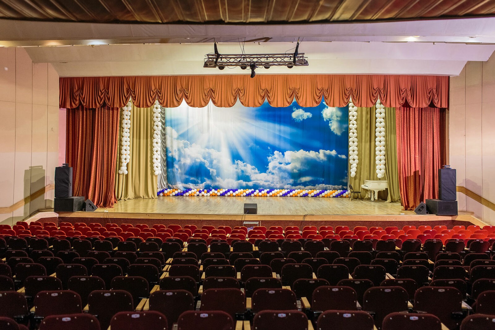 Вернисаж выставки «Учитель, воспитай ученика!» пройдет в Одинцовском центре «Мечта» 28 марта