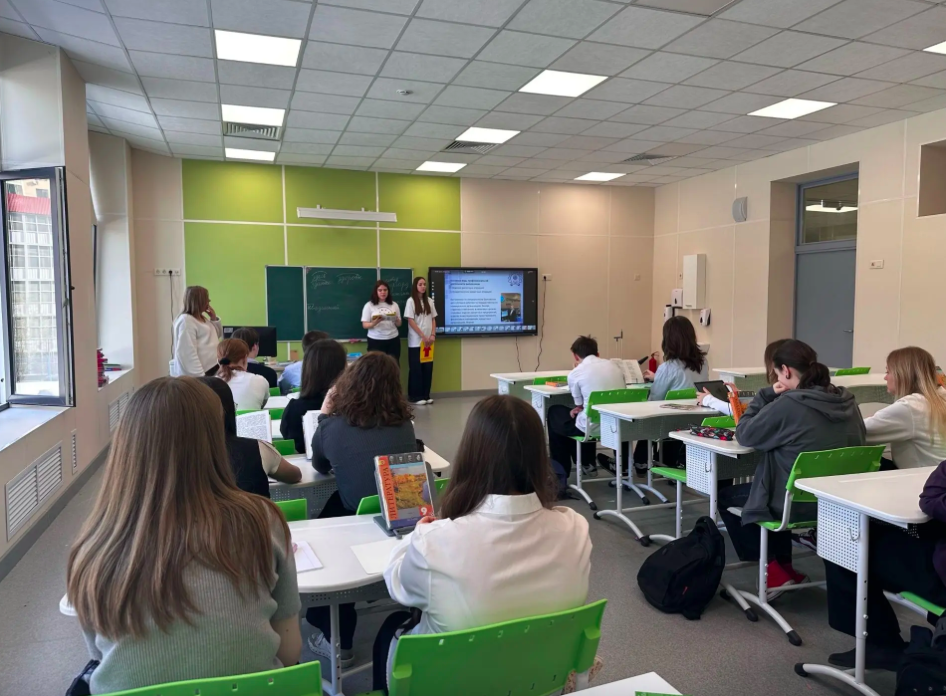Студенты «Одинцовского техникума» провели профориентационную встречу с учениками гимназии № 14