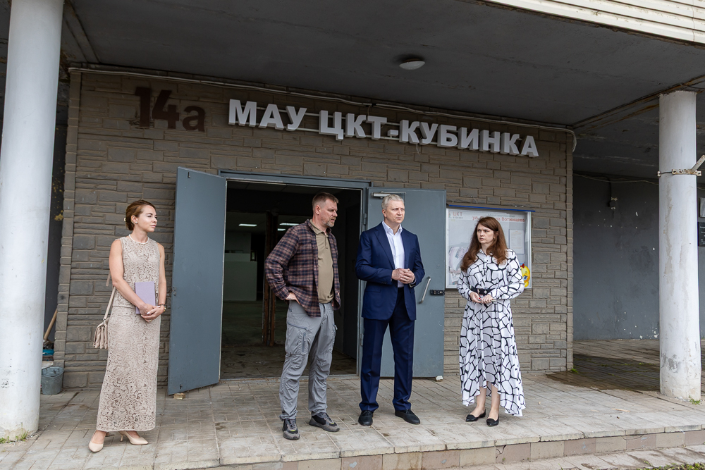 Демонтажные работы продолжаются в Доме культуры на улице Генерала Вотинцева в Кубинке