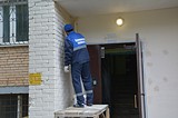 Дмитрий Голубков проверил ход ремонтных работ в подъездах Новоивановского