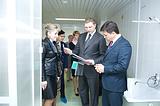 Андрей Воробьёв в сопровождении и. о. руководителя администрации Одинцовского района Андрея Иванова
