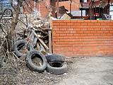 с. п. Заречье. Контейнерная площадка торгового центра