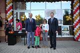 Фото: Жителям ветхого дома в поселке БЗРИ вручили ключи от их новых квартир в Одинцово