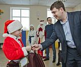 Фото: Районная Общественная палата поздравила воспитанников голицынского социального центра с Новым годом