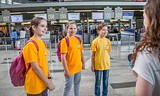 Фото: Первые 50 одинцовских школьников отправились на отдых в Крым