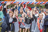 Фото: Главный последний звонок Одинцовского района по традиции прошёл в Захарово