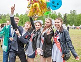 Фото: Главный последний звонок Одинцовского района по традиции прошёл в Захарово