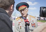 Фото: Одинцовские ветераны прокатились на вертолетах