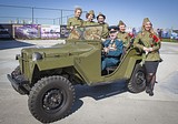 Фото: Одинцовские ветераны прокатились на вертолетах