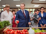 Директор сети крымских товаров Денис КИСЕЛЕВ, Андрей ИВАНОВ