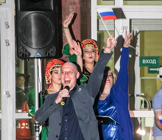 Две тысячи жителей Одинцовского района спели хором гимн России, Денис МАЙДАНОВ